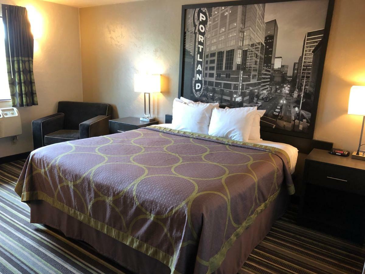 Super 8 By Wyndham Portland Airport Exterior foto